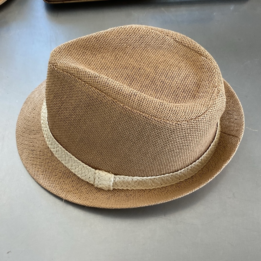Paper Fedora - Picture 2 of 6